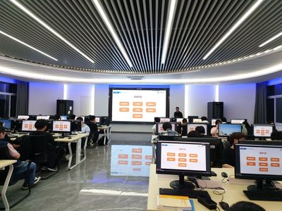 新華三杯再啟新程，信息工程學(xué)院舉行第十四屆全國大學(xué)生數(shù)字技術(shù)大賽宣講會